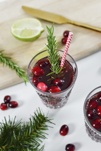 Rosemary Infused Cranberry Mocktail, Christmas cocktail, rosemary drink recipe